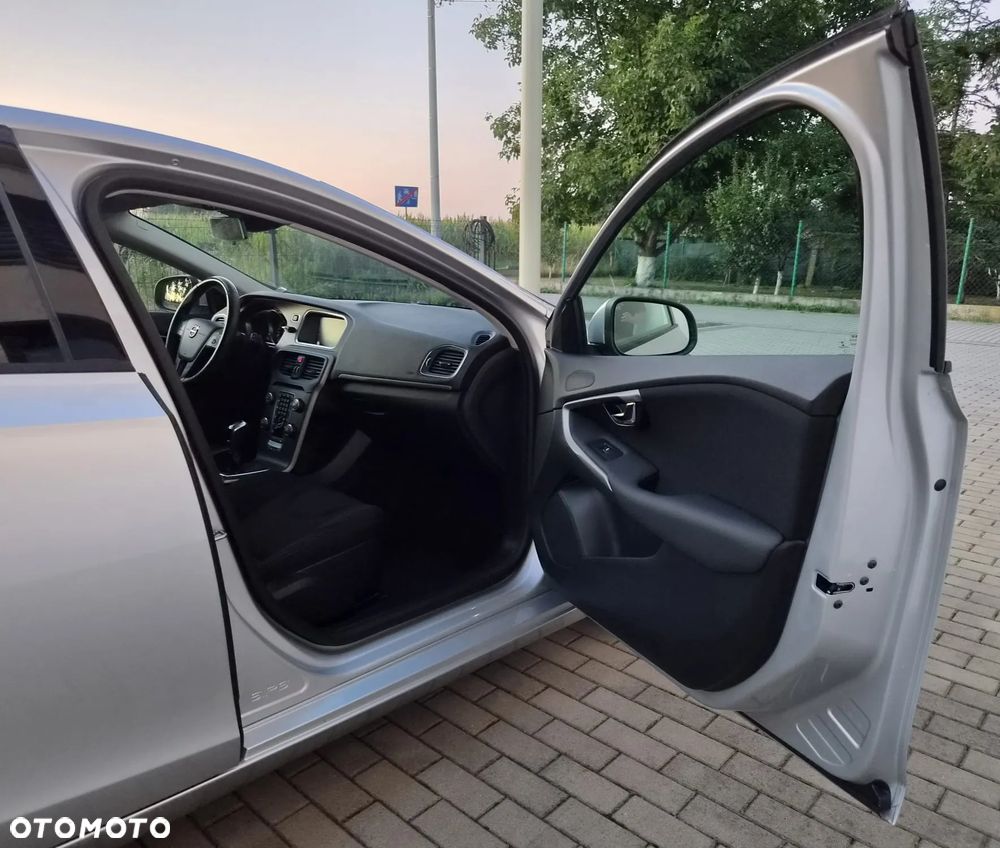 Volvo V40 D2 Kinetic - 25