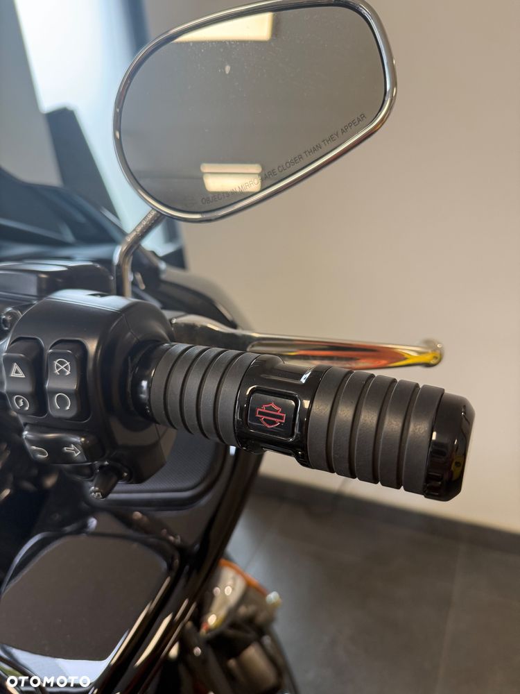 Harley-Davidson Touring Road Glide - 8