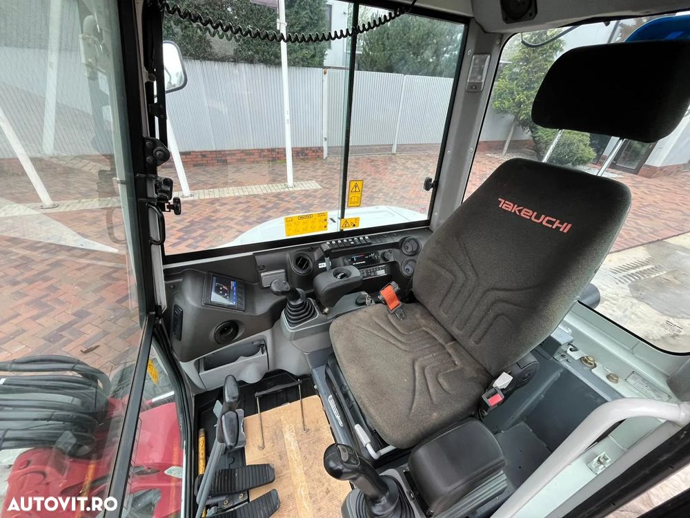 Takeuchi TB 240 - 8