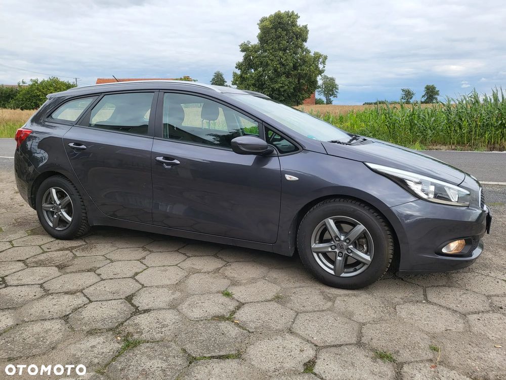 Kia Ceed - 30
