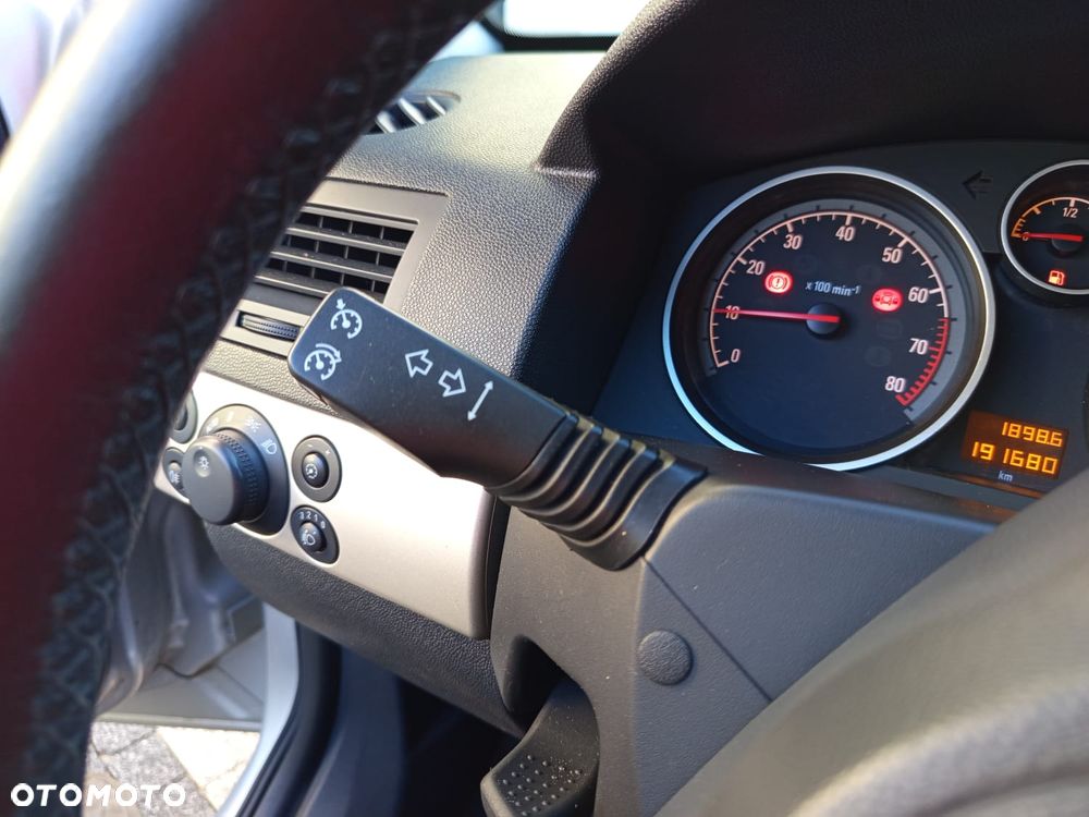 Opel Astra 1.4 Club - 21