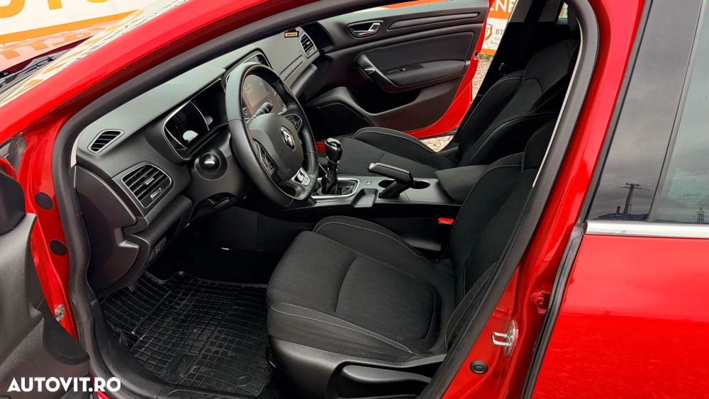 Renault Megane TCe Life - 10