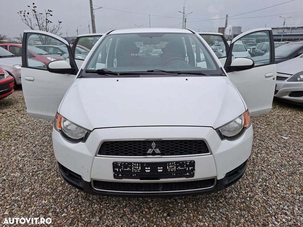 Mitsubishi Colt - 1