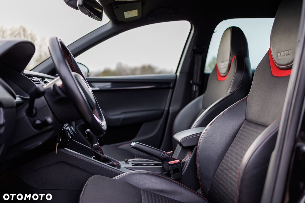 Skoda Octavia 2.0 TDI DSG RS - 5