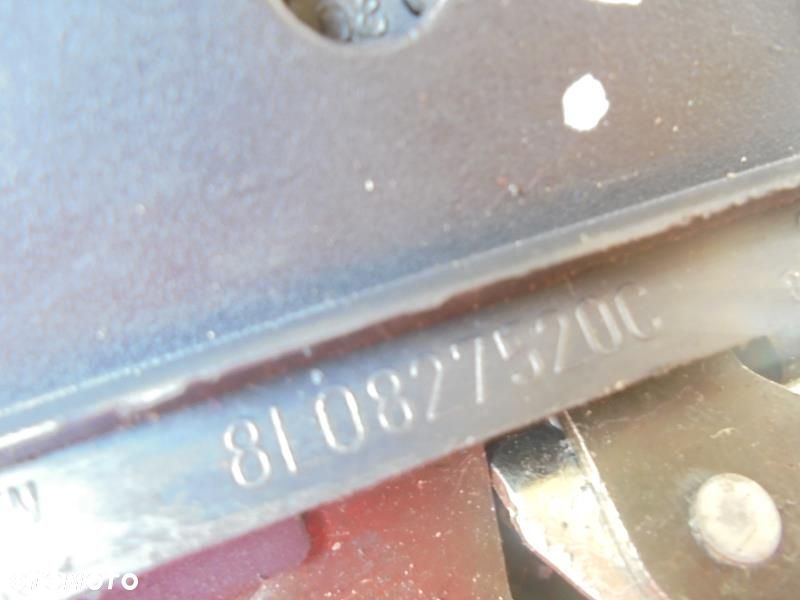 AUDI A3 I 8L ZAMEK RYGIEL TYLNEJ KLAPY 8L0827505M - 2