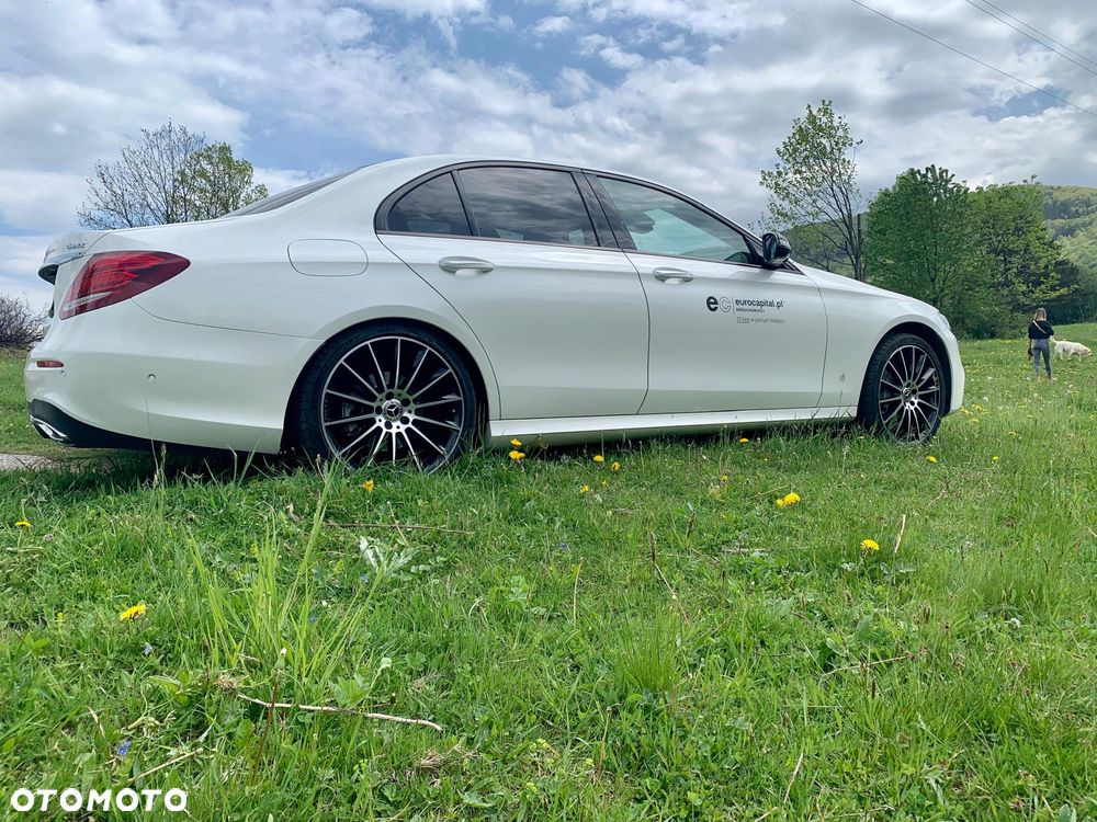 Mercedes-Benz Klasa E 220 d 4-Matic 9G-TRONIC - 33