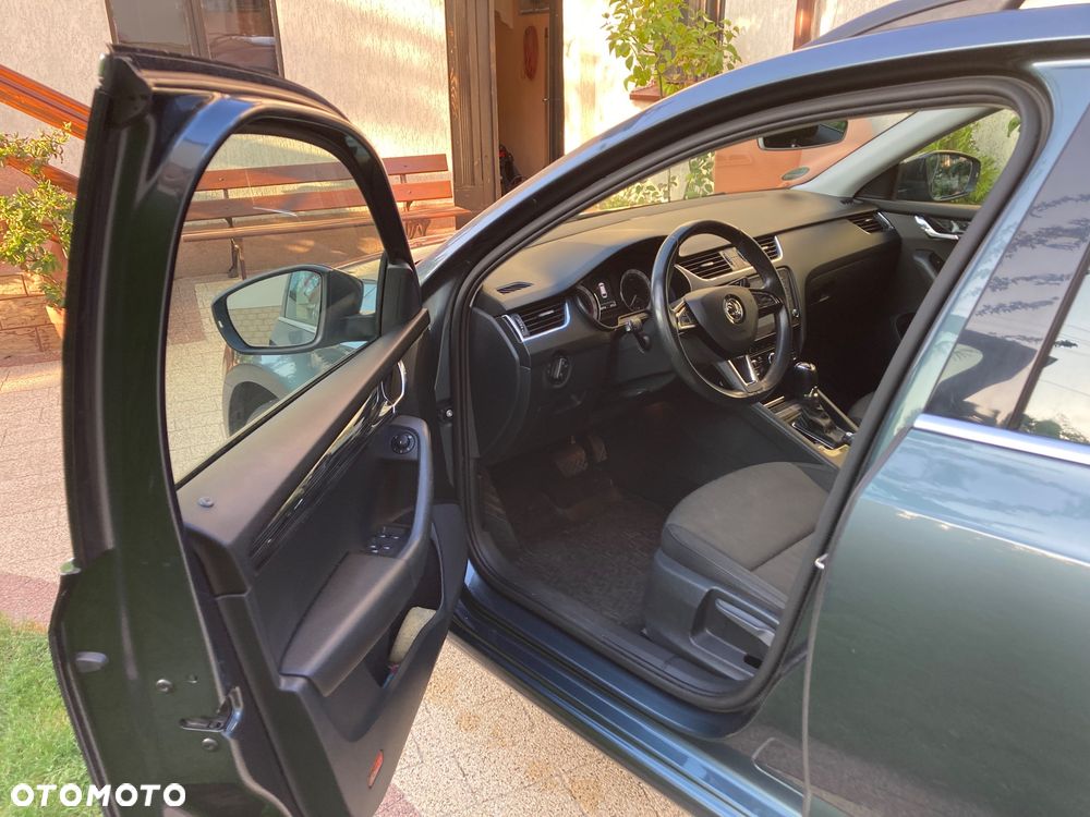 Skoda Octavia 2.0 TDI Ambition DSG - 14