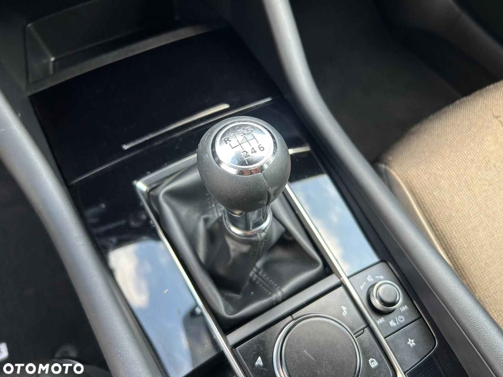 Mazda 3 e-SKYACTIV-G 2.0 M HYBRID 150 HOMURA - 29