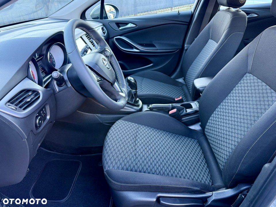 Opel Astra 1.4 Turbo Innovation - 17