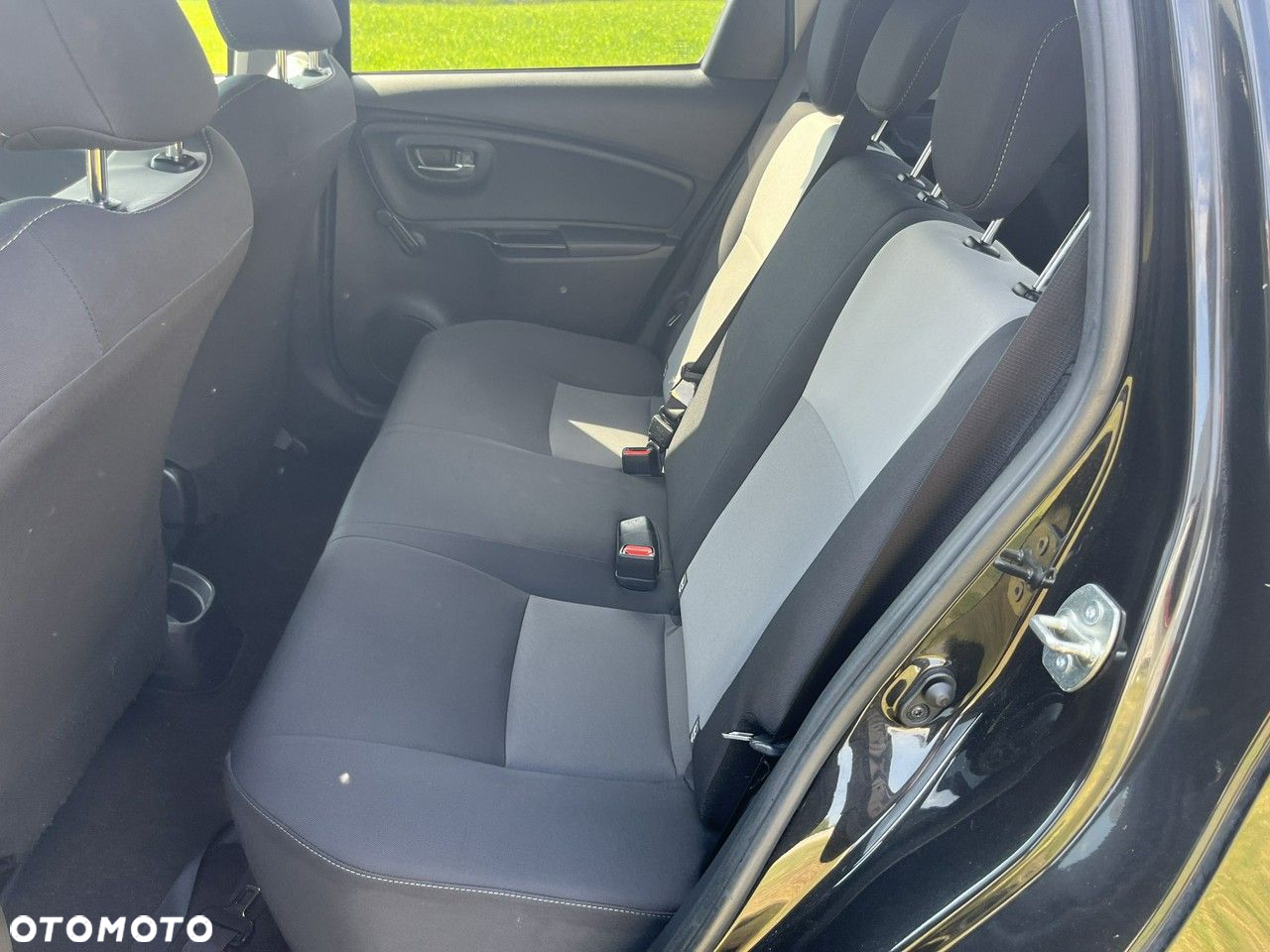 Toyota Yaris - 12