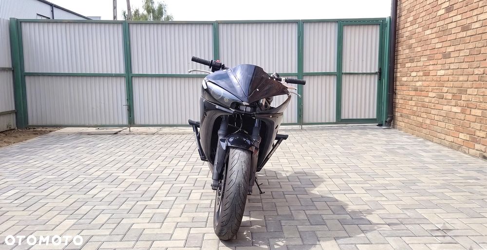 Yamaha R6 - 7