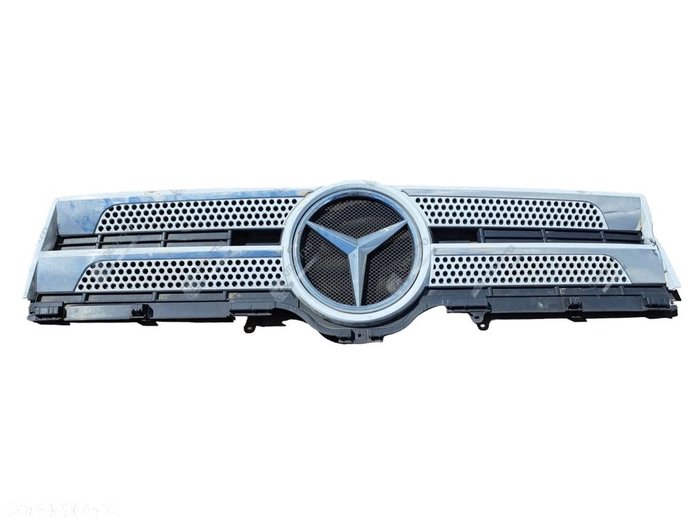 ATRAPA GRILL GÓRNA MERCEDES ACTROS MP4 - 1