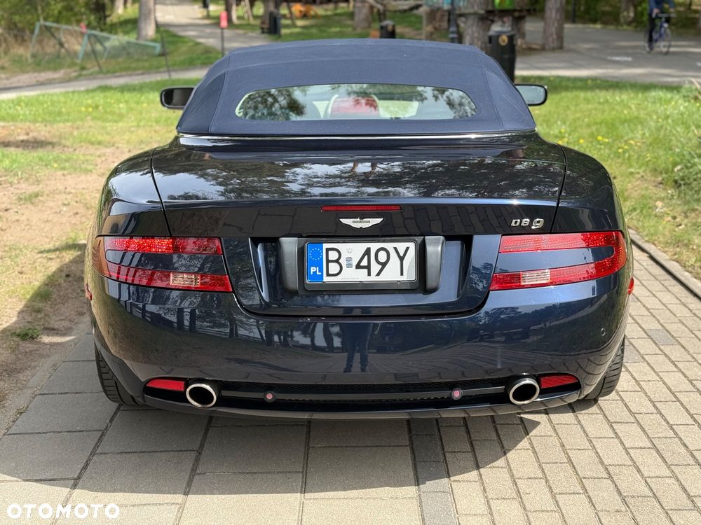 Aston Martin DB9 - 10