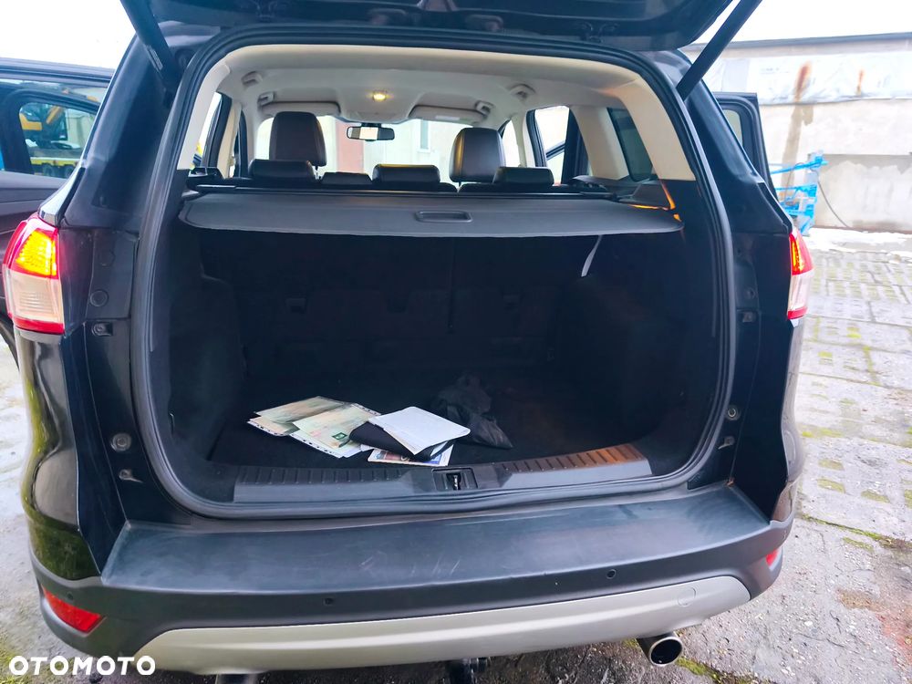 Ford Kuga 2.0 TDCi 2x4 Titanium - 16