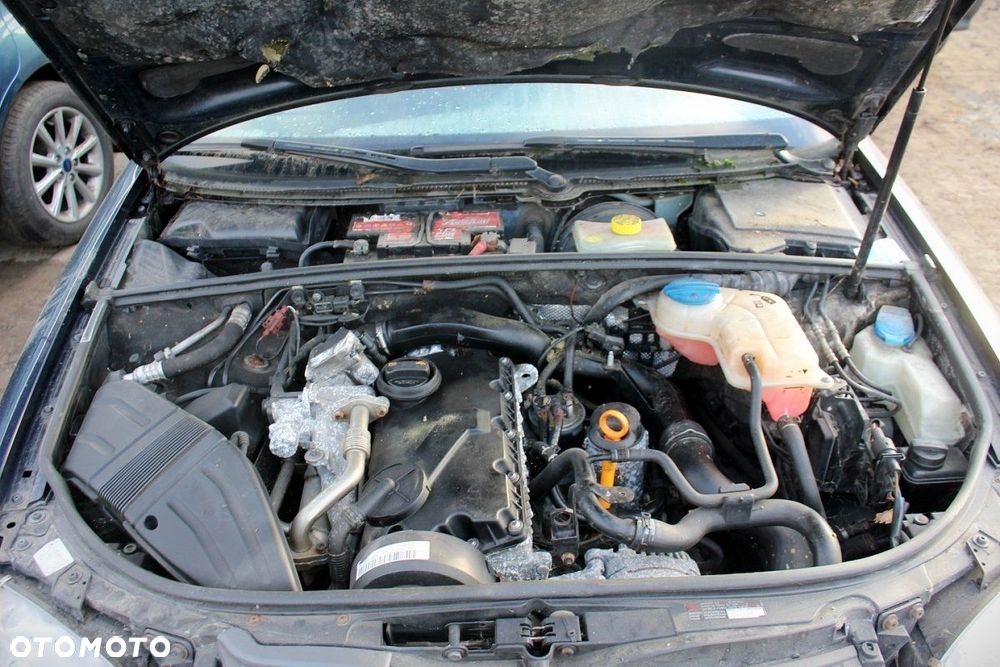 Audi A4 B7 2006 2.0TDI BPW Kombi (MASKA, ZDERZAK, LAMPA, BŁOTNIK, DRZWI, SZYBA, FOTEL) - 10