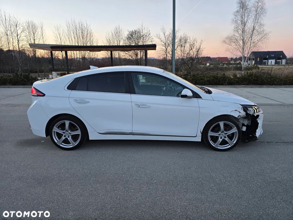 Hyundai IONIQ Hybrid Premium - 31