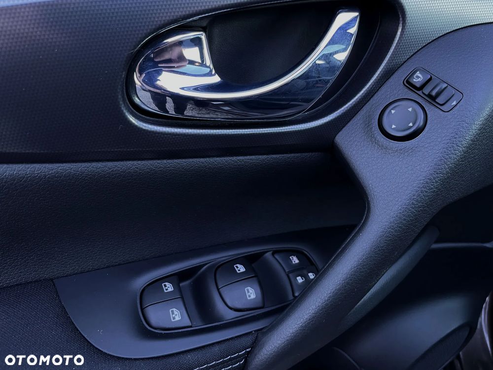 Nissan Qashqai 1.2 DIG-T N-Connecta EU6 - 34