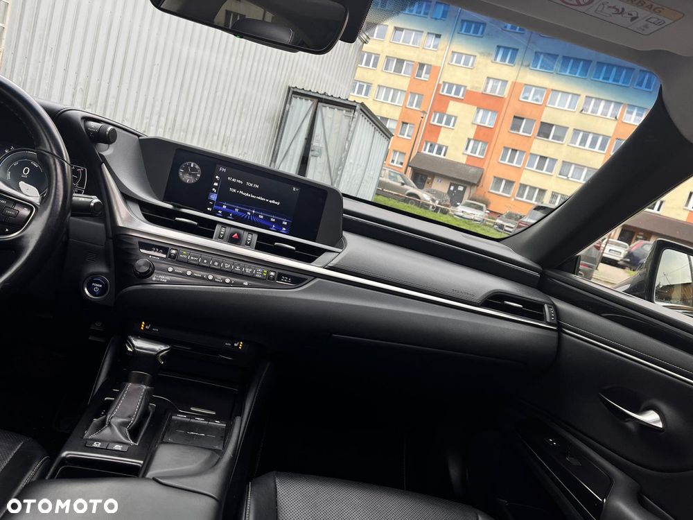 Lexus ES 300h Elegance - 26
