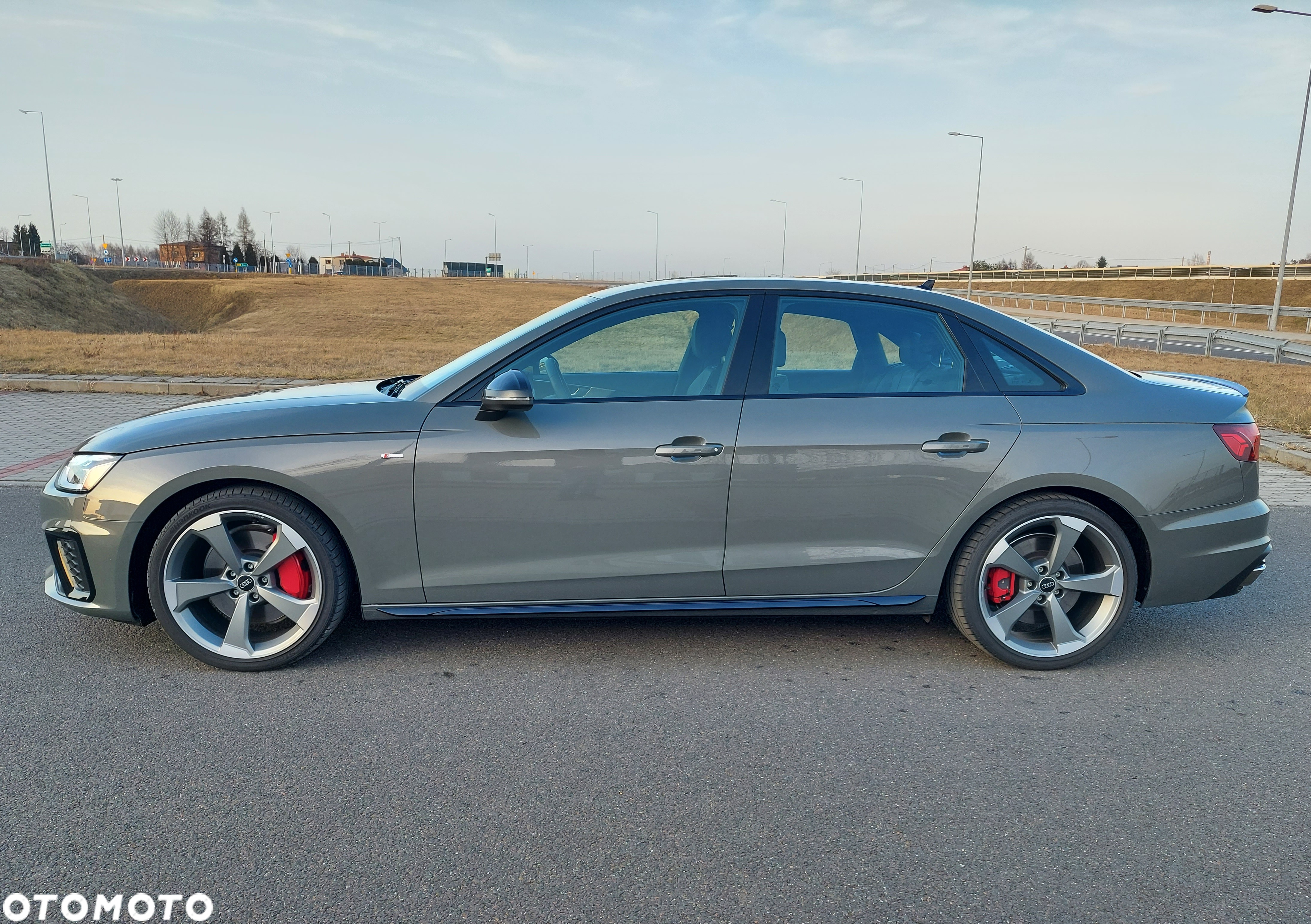 Audi A4 Avant 45 TFSI quattro S tronic S line - 3