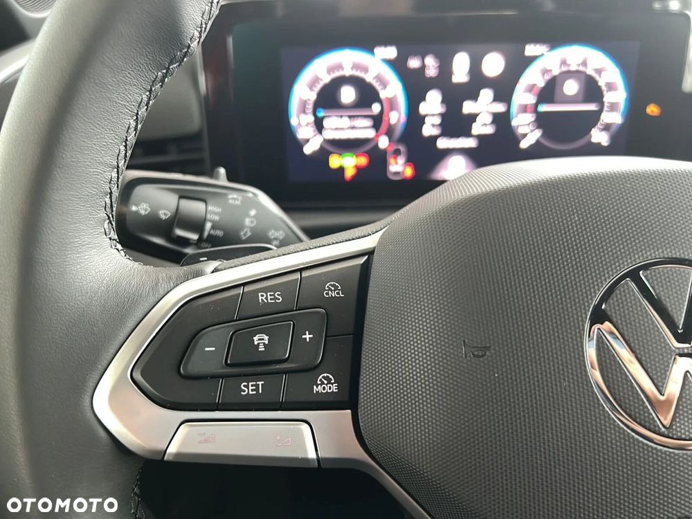 Volkswagen T-Roc - 16