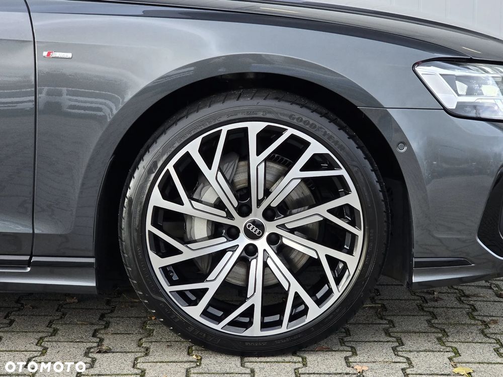 Audi A8 - 10