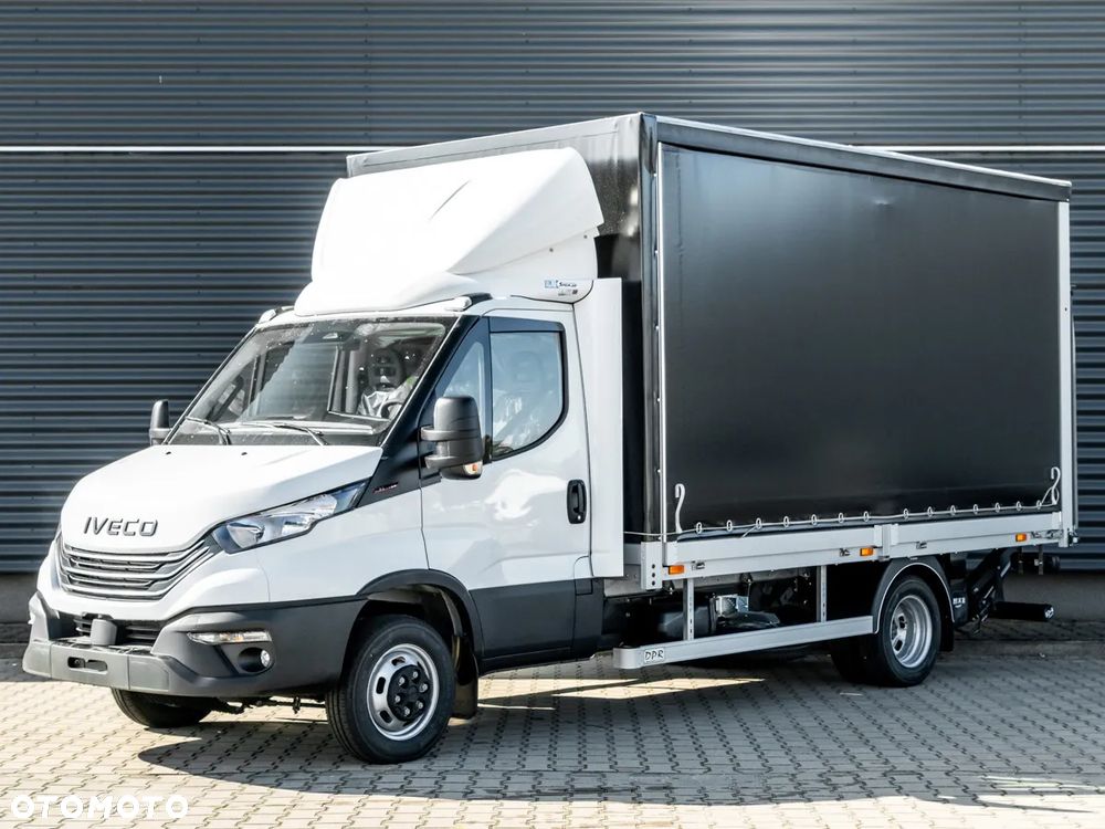 Iveco Daily 35C16 3.0 plandeka z windą - 2