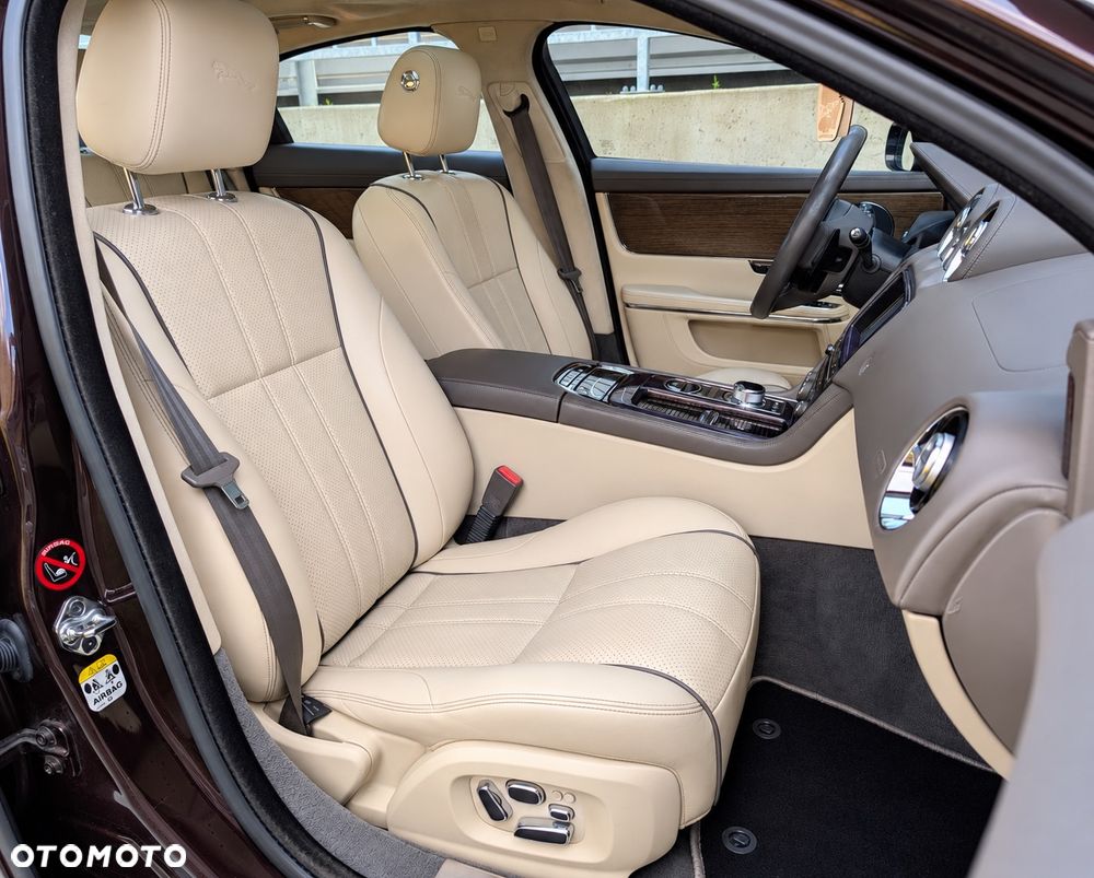 Jaguar XJ 3.0 D V6 Portfolio - 11
