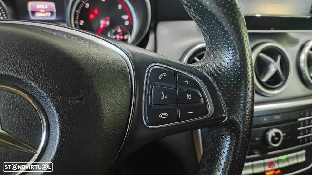 Mercedes-Benz CLA 200 - 41