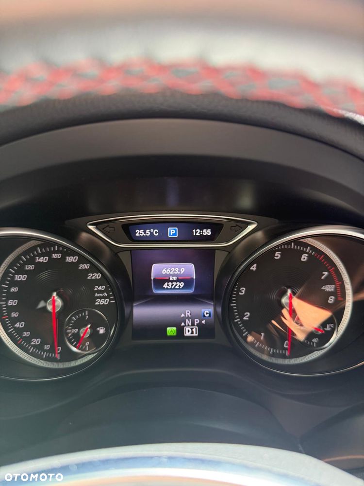 Mercedes-Benz GLA 220 4-Matic AMG Line - 13