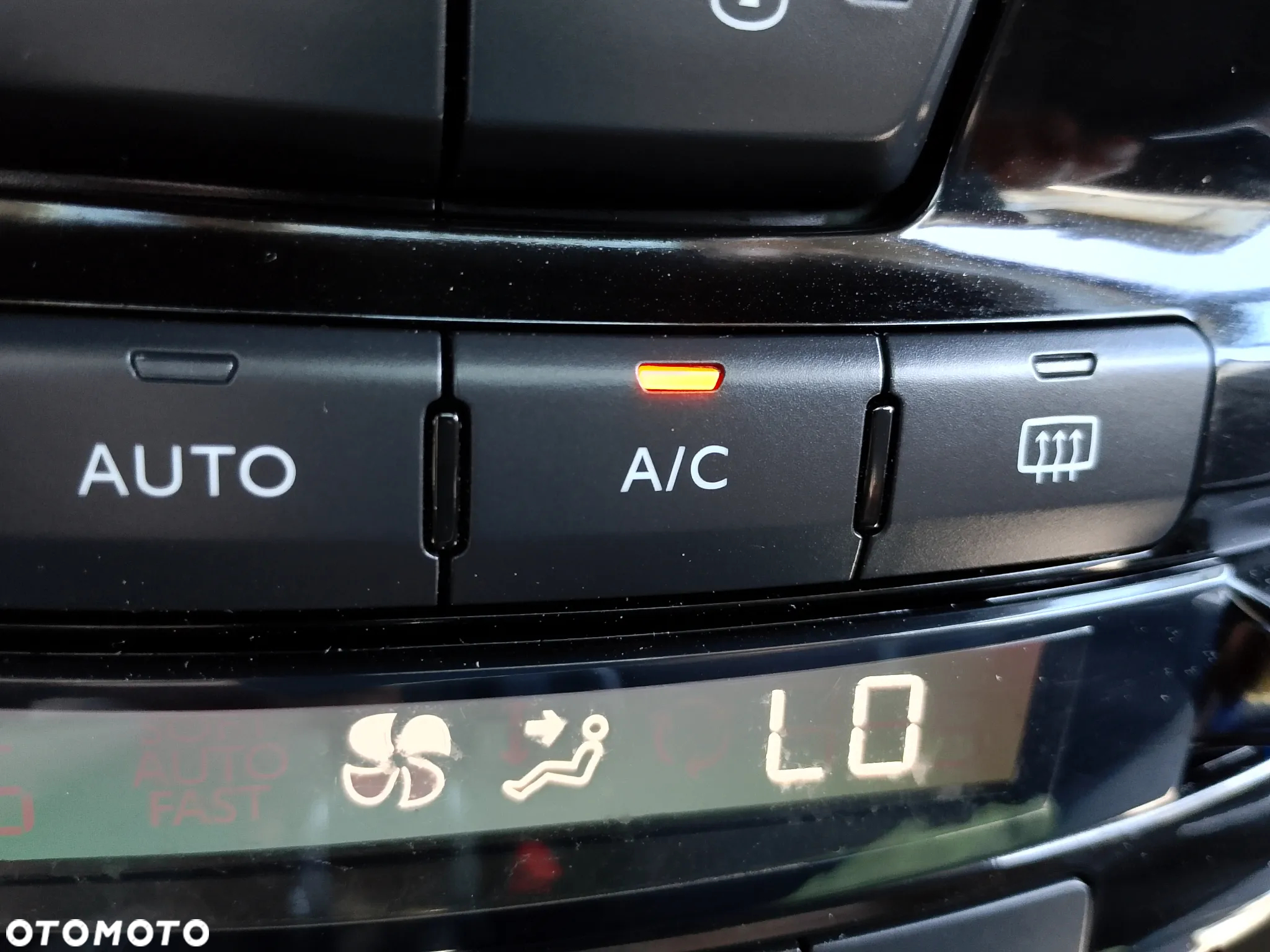 Peugeot 2008 1.6 BlueHDi Crossway - 24
