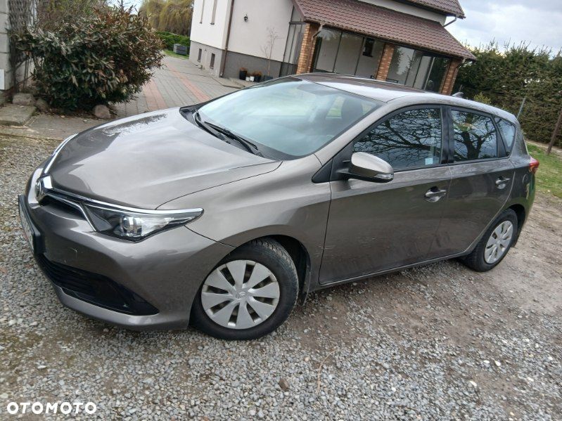 Toyota Auris - 1