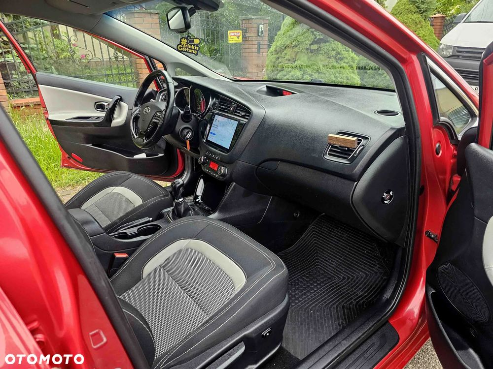 Kia Ceed 1.6 CRDi 136 ISG Platinum Edition - 18