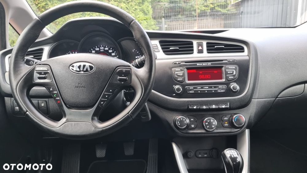 Kia Ceed 1.6 GDI Dream-Team Edition - 27