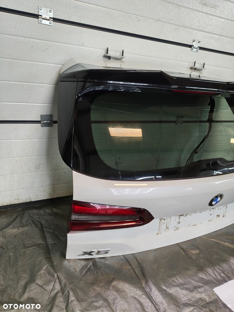 BMW G05 X5 X5M A96 MINERALWEISS klapa tył kompletna - 3