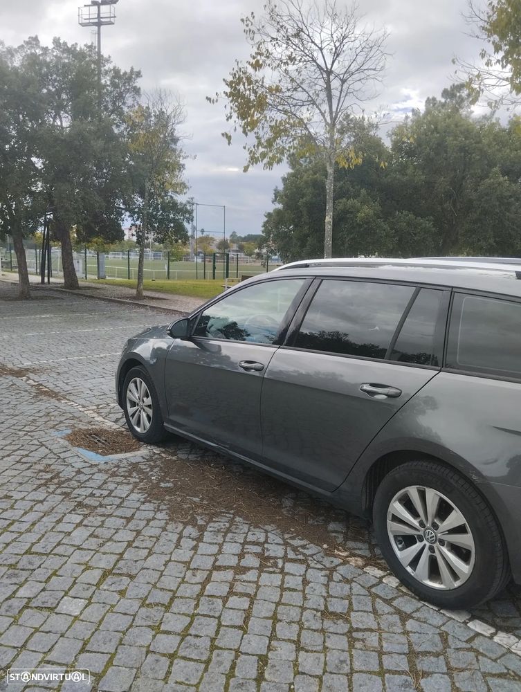 VW Golf Variant 1.6 TDi Confortline DSG - 18