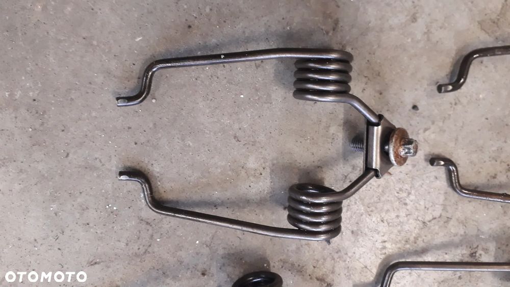 spręzyna valvetronic rozrządu Citroen c4 I lift 1.6 VTI 5FW - 2