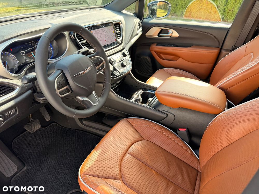 Chrysler Pacifica - 15