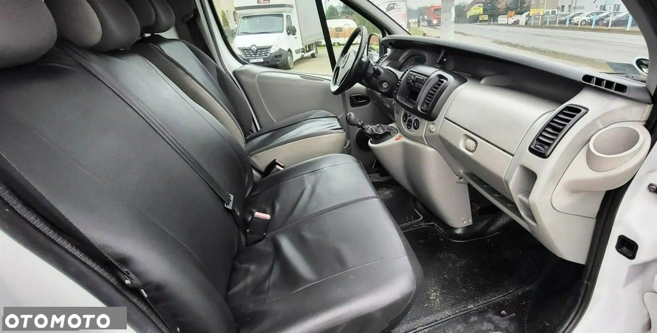 Opel Vivaro - 8