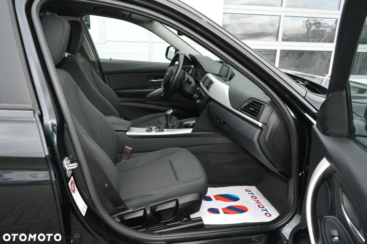 BMW Seria 3 316d EU6 - 27