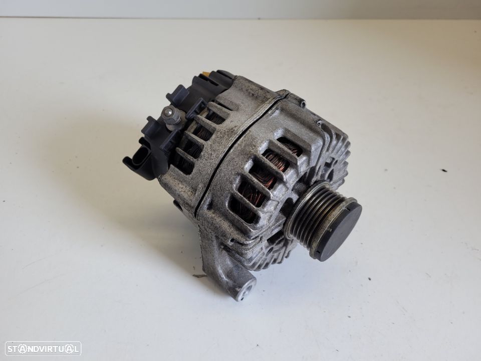Alternador BMW SERIE 1 3 5 F20 F30 E90 F10 REF: 8507624 N47 2.0 D - 1