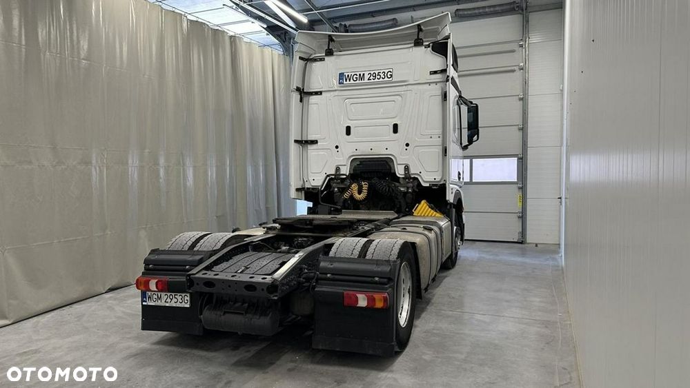 Mercedes-Benz Actros - 4