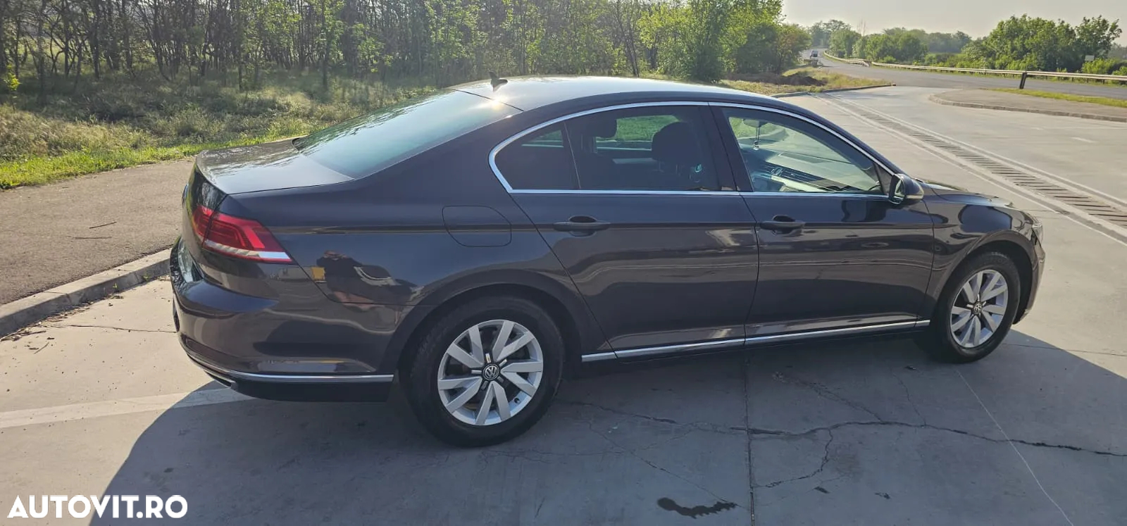 Volkswagen Passat 2.0 TDI DSG Comfortline - 10