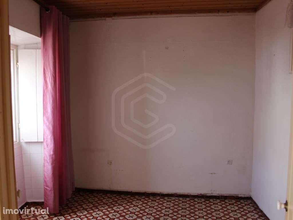 Moradia tradicional T2 para recuperar no Centro de Tavira, Algarve - Grande imagem: 5/20