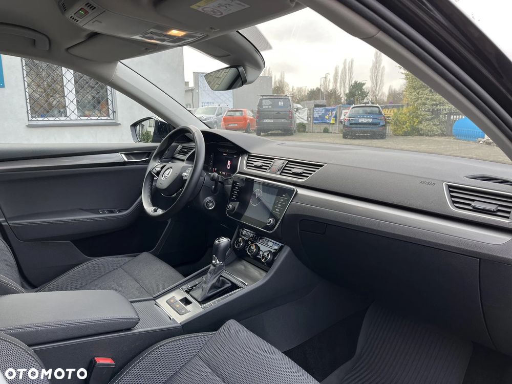 Skoda Superb 2.0 TDI DSG Style - 27