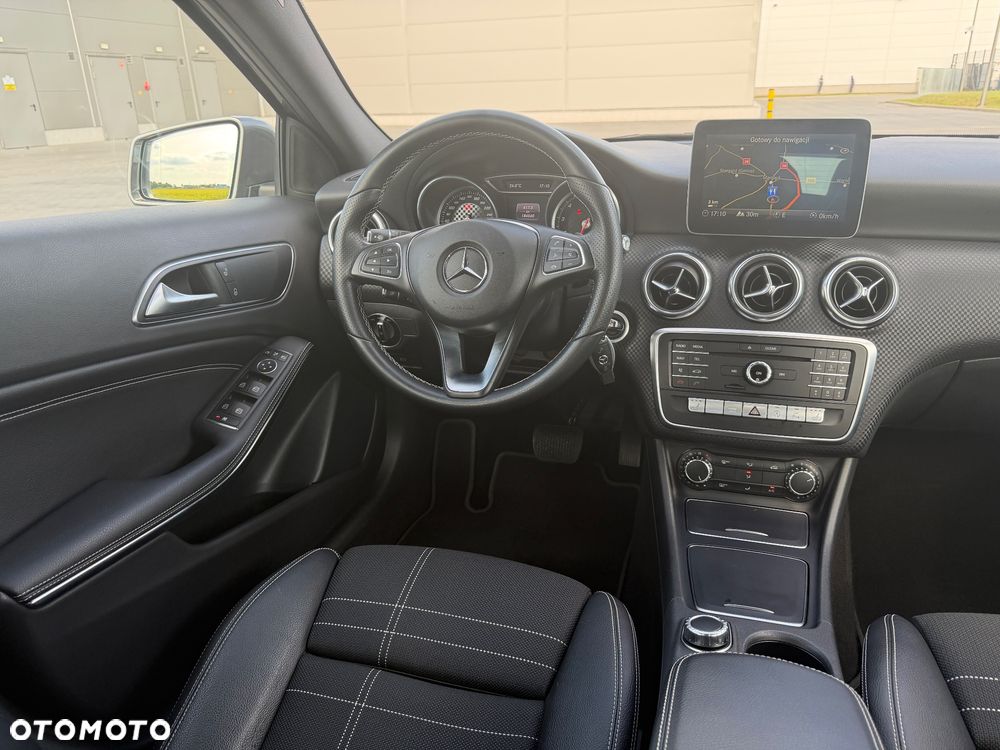 Mercedes-Benz Klasa A 180 7G-DCT Urban - 11