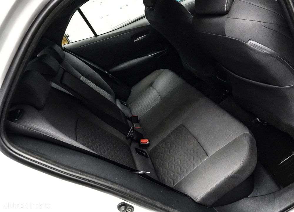 Toyota Corolla 1.8 HSD Dynamic - 17