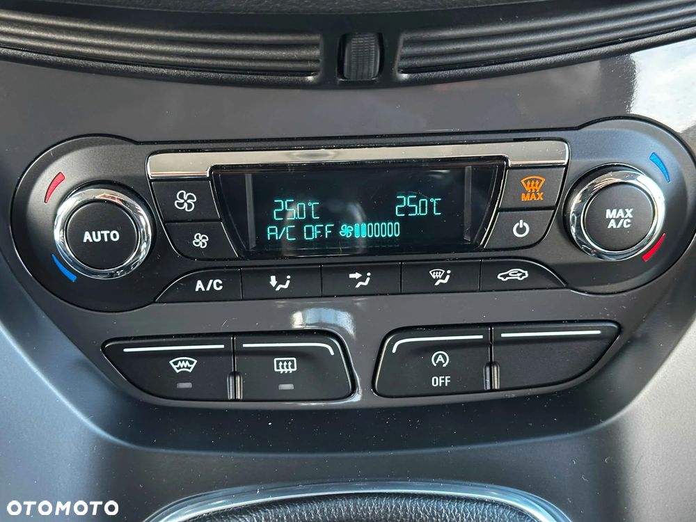 Ford Kuga 2.0 TDCi 4x4 Titanium - 27