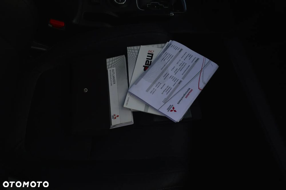 Mitsubishi Outlander 2.0 Intense + Navi 4WD CVT - 39