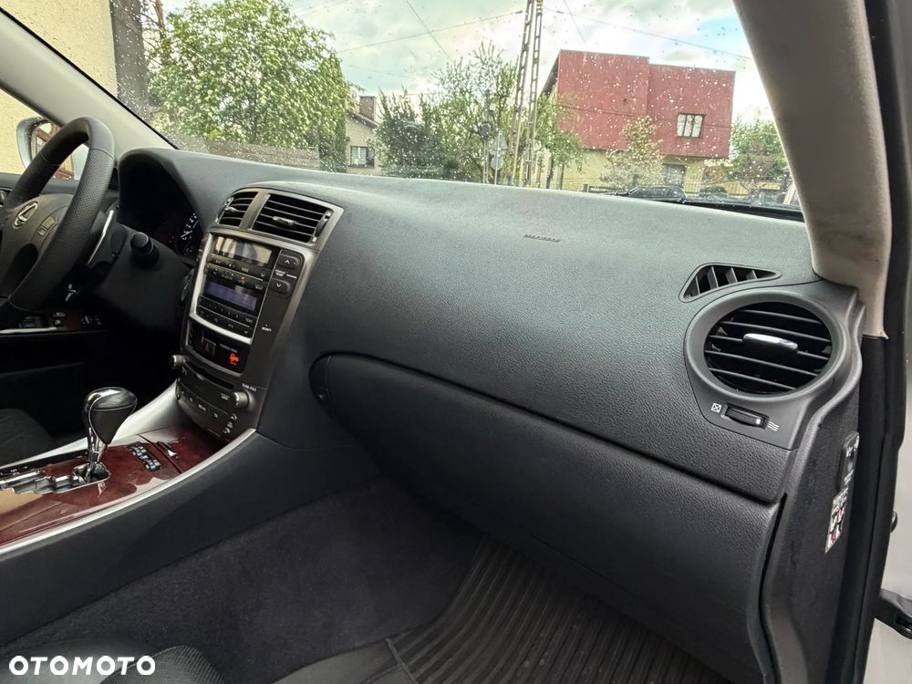 Lexus IS 250 Prestige - 23