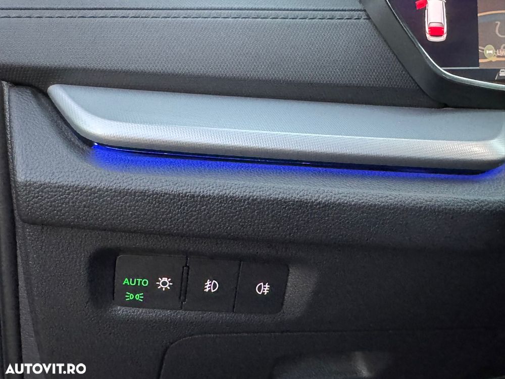 Skoda Octavia Combi 2.0 TDI Sportline - 27